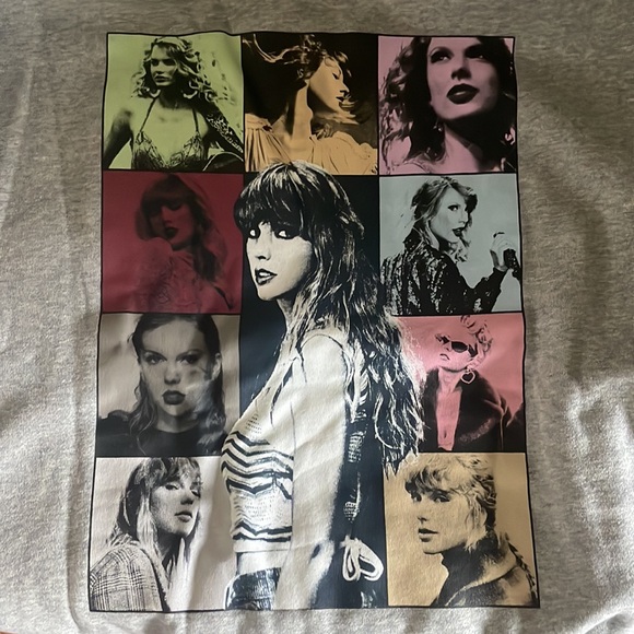 Taylor Swift quarter zip from Eras tour - Picture 3 of 3